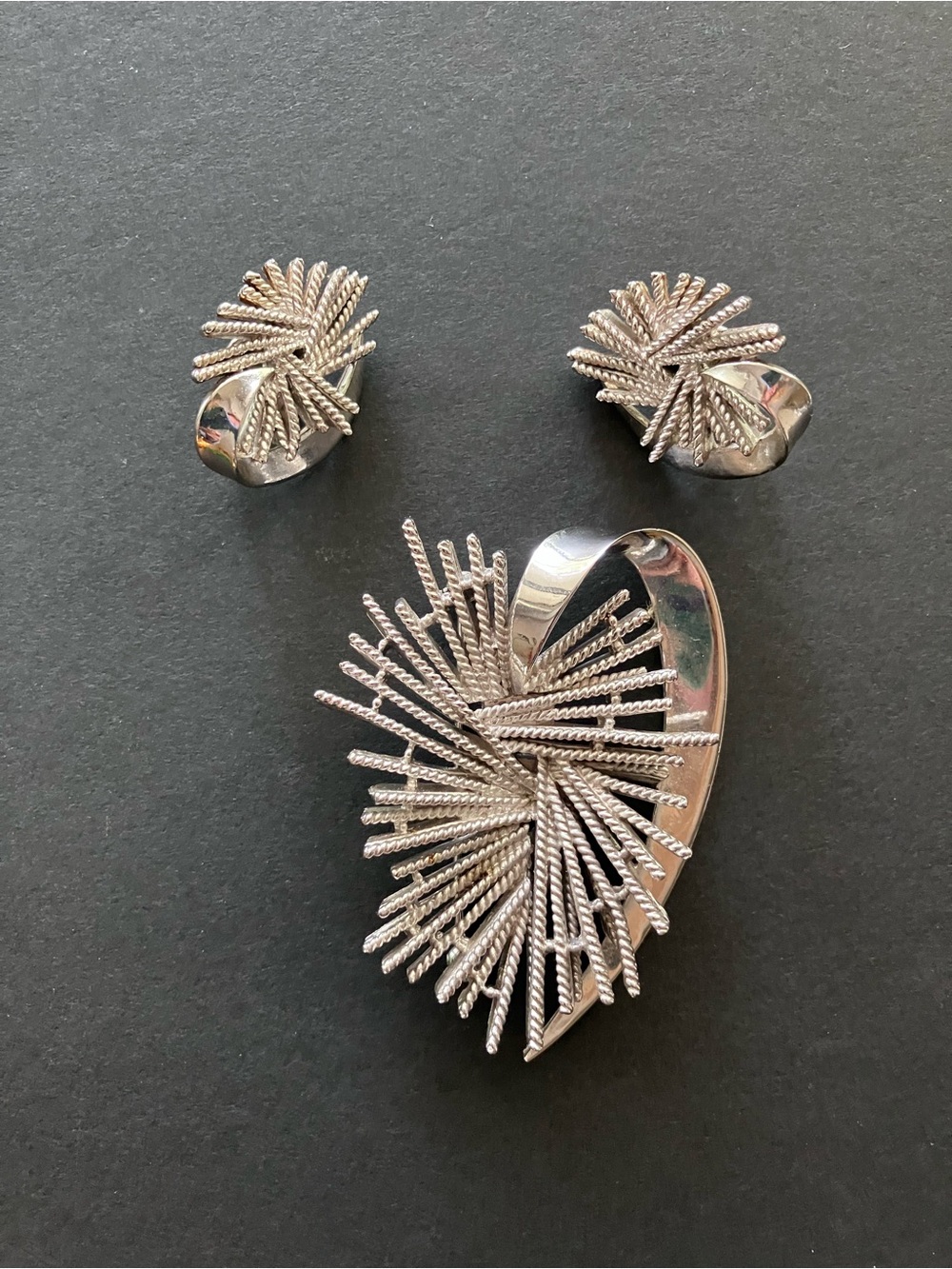 Crown Trifari Set Starburst Sunburst Silver Tone Brooch Clip Earrings Sticks
